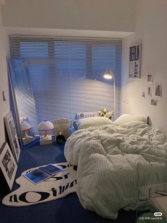 Phòng ngủ nhỏ với gam màu lạnh dễ chịu 
