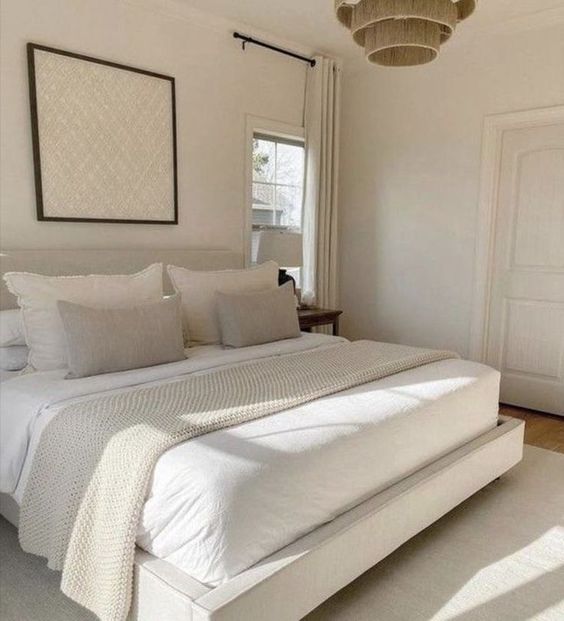 Phòng ngủ với tone trắng đơn giản